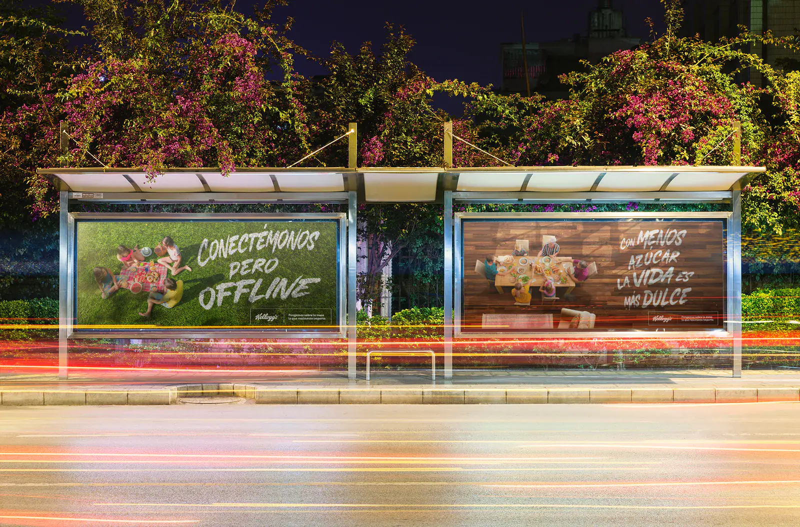 Aplicación OOH de la campaña Kellogg's de Follow Me Agency: dos paneles de paradero de noche con los mensajes Conectémonos pero offline y Con menos azúcar la vida es más dulce